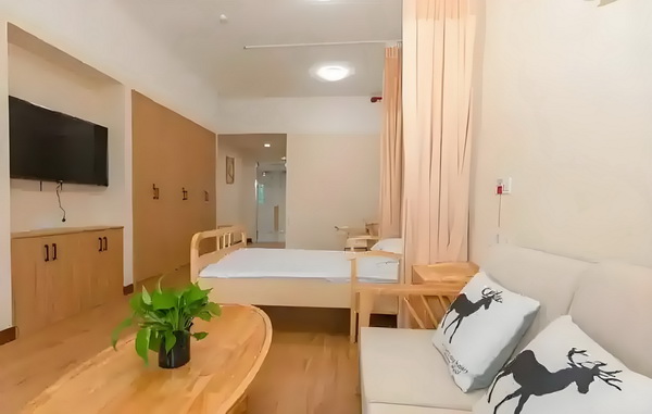 深圳入户的费用_冯骥荐电影南京照相馆：没有抒情只有血的事实 没有抒情完后希望在看大家