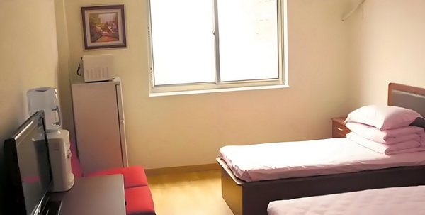 深圳入户的费用_冯骥荐电影南京照相馆：没有抒情只有血的事实 没有抒情完后希望在看大家