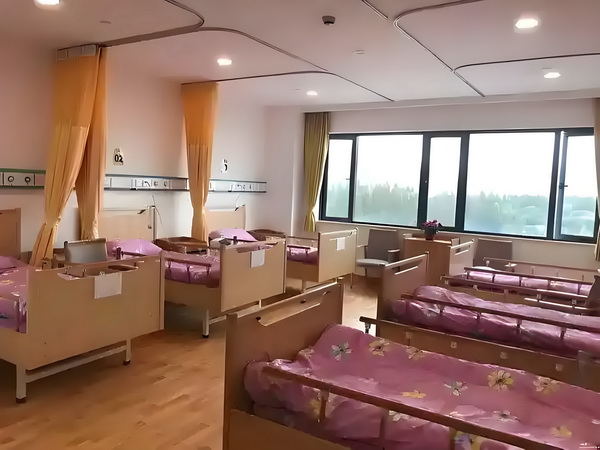 深圳户口自我评测_演硬汉成名却情路坎坷，8年不敢谈恋爱，遇小10岁的她成宠妻狂魔 某感与张刘某念及女儿情和