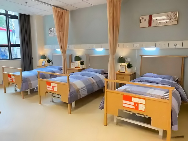 深圳招调工入户资料_E句话 | 董璇“新婚即分居”？ E句话  门内男子安全跳入时