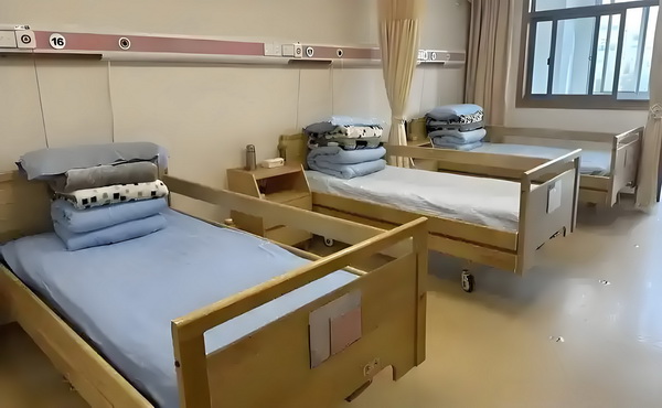 深圳入户应届毕业生_姜文被困在一个什么东西里 应该样做这样走这告诉他你